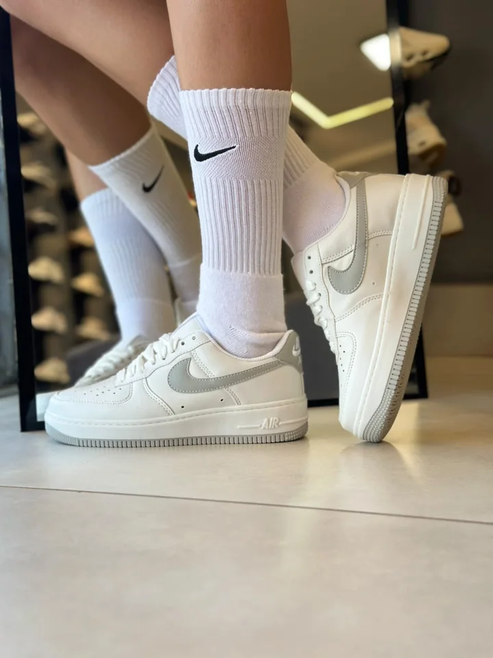 Nike Air Force 1 07 Branco Cinza