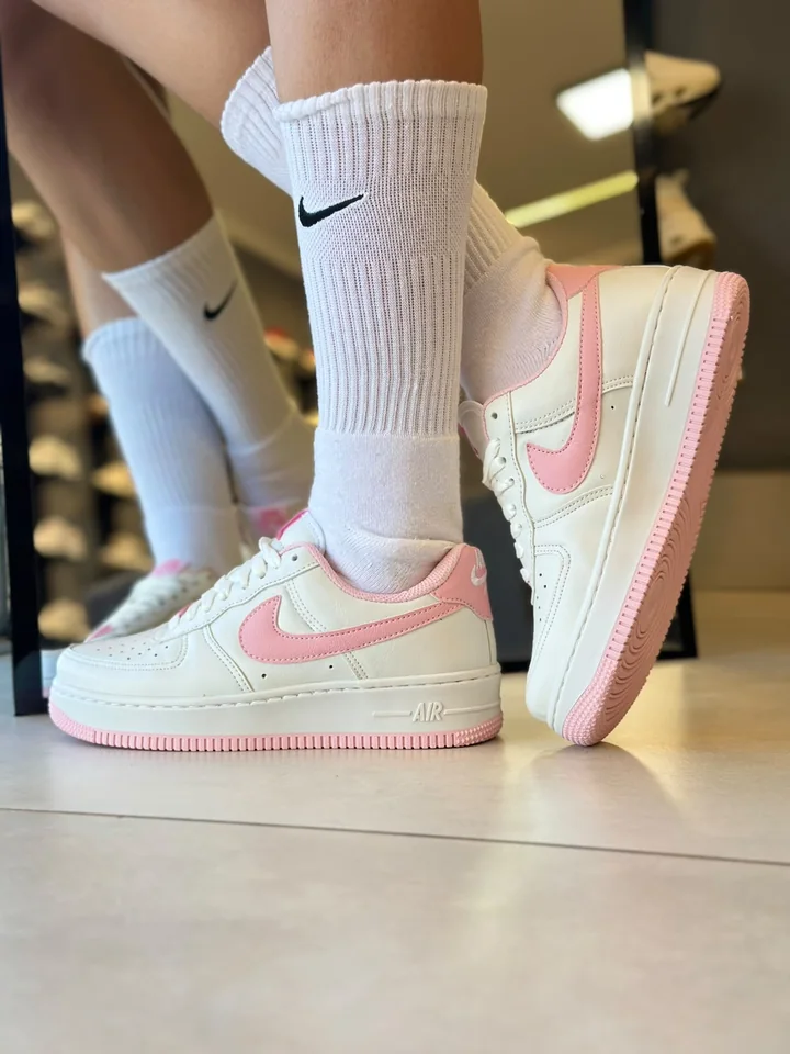 Nike Air Force 1 07 Branco Rosa