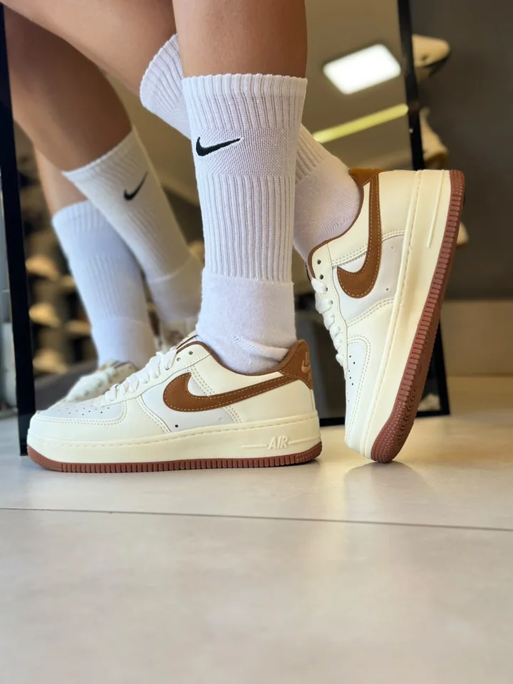 Nike Air Force 1 07 Off Marrom