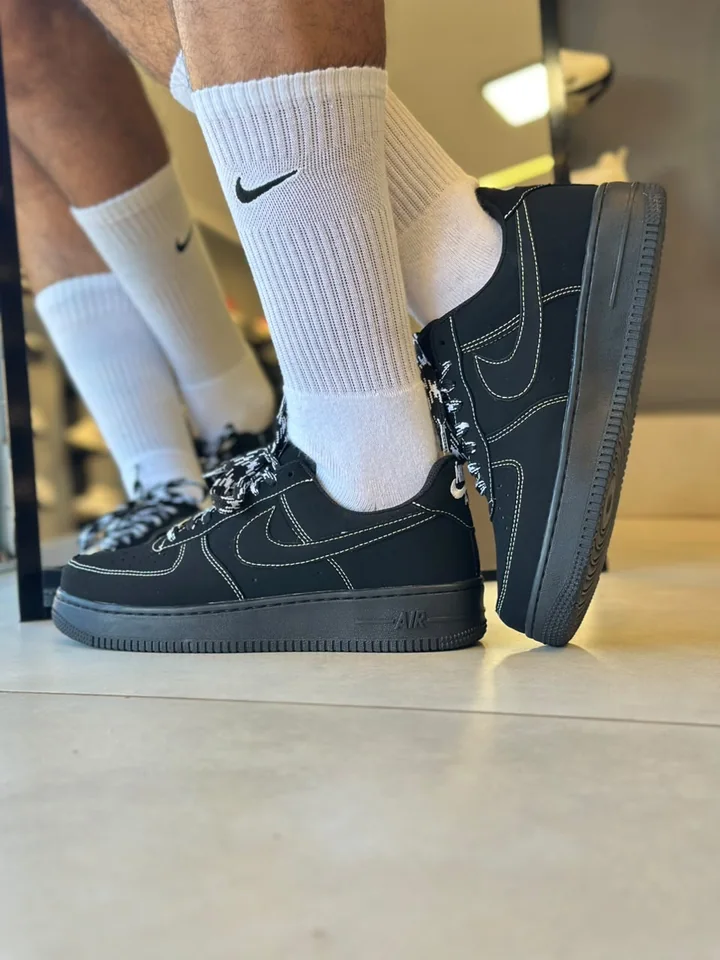 Nike Air Force 1 07 Preto Bordado