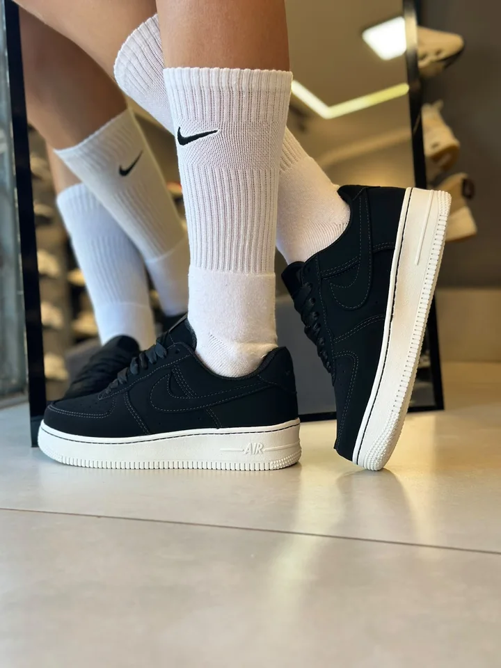 Nike Air Force 1 07 Preto Nobuck Branco