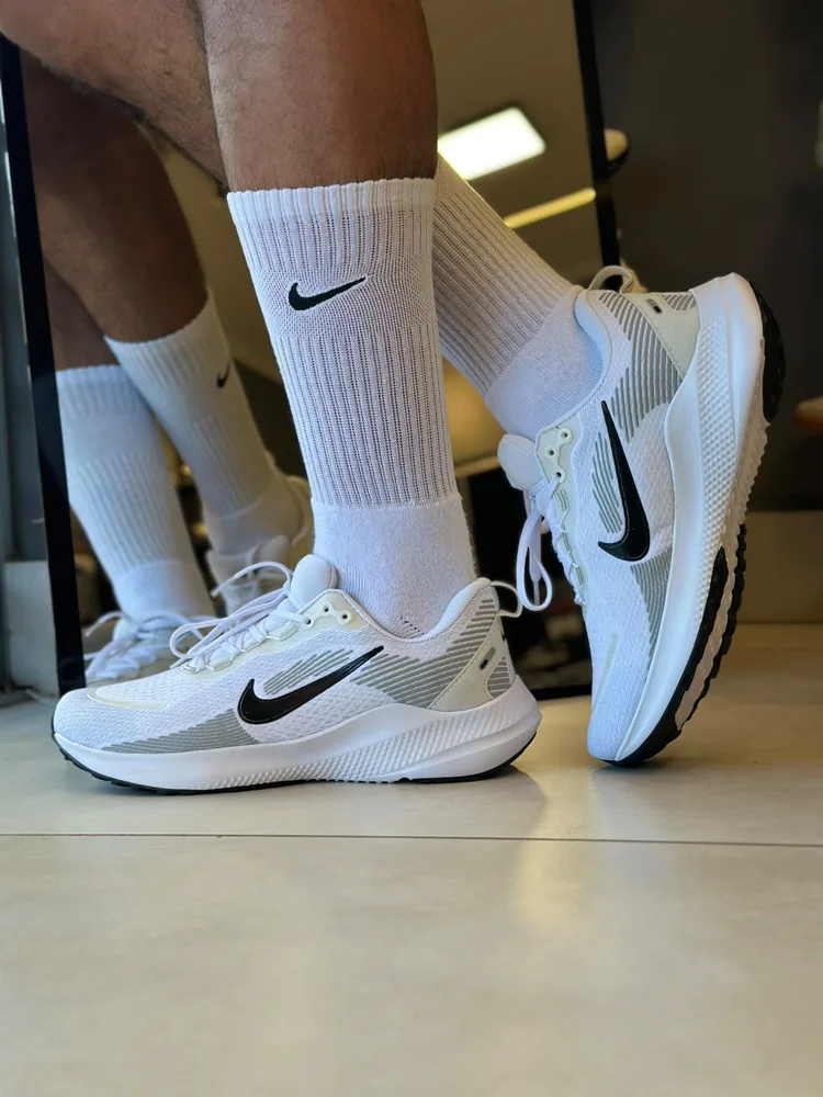 Nike Pegasus 40 Branco Preto