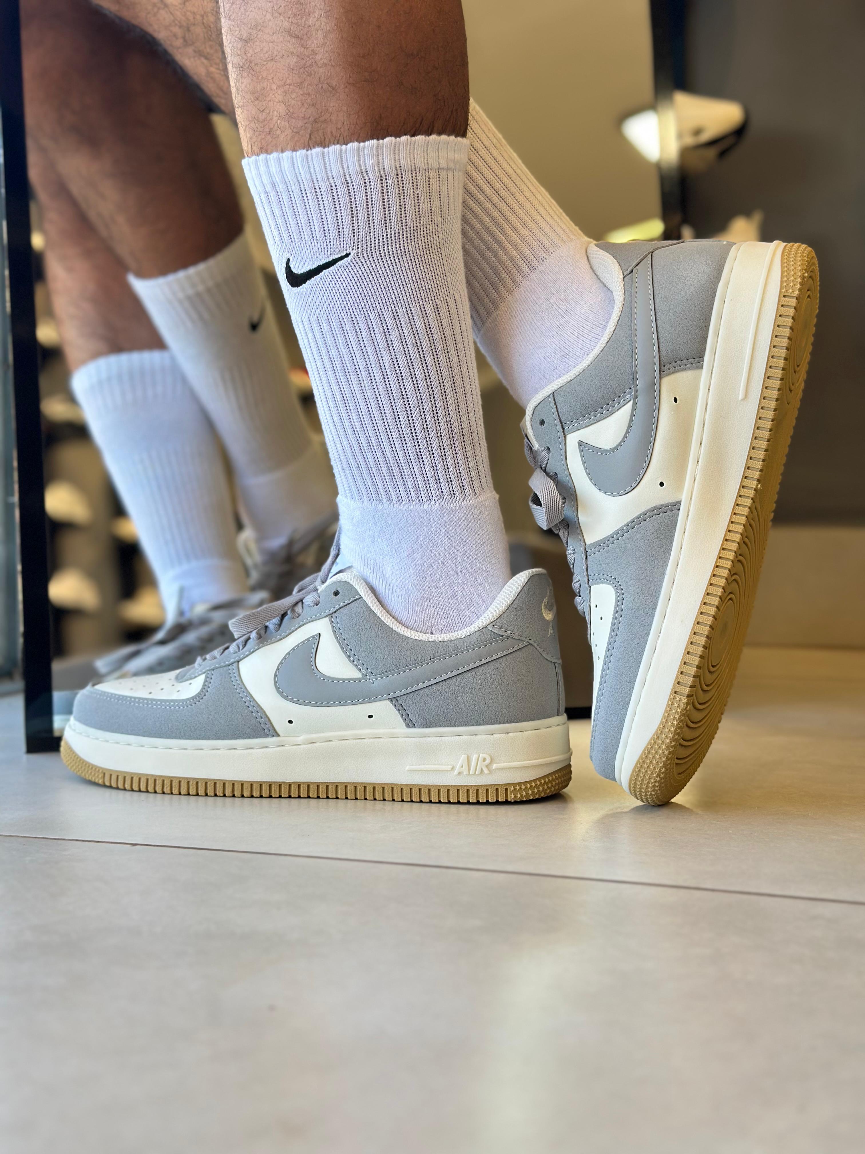 Nike Air Force 1 07 Cinza Dunas