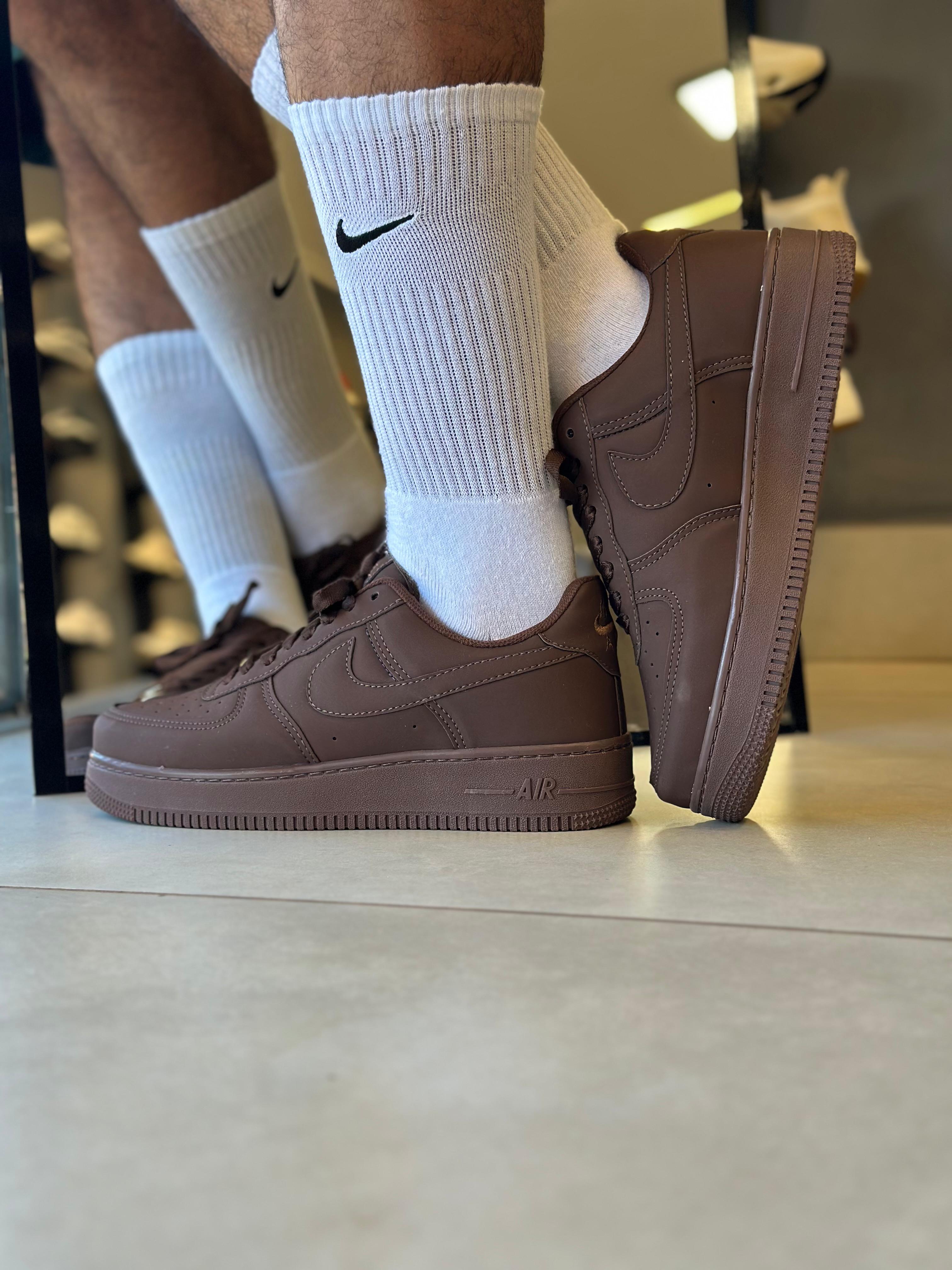 Nike Air Force 1 07 Marrom Nobuck